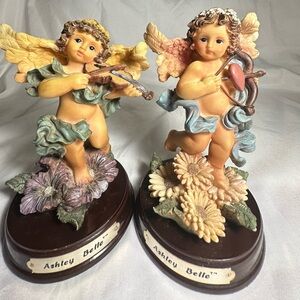 Vintage Ashley Belle Angel Cherub Resin Figurine Wooden Base Set Of 2